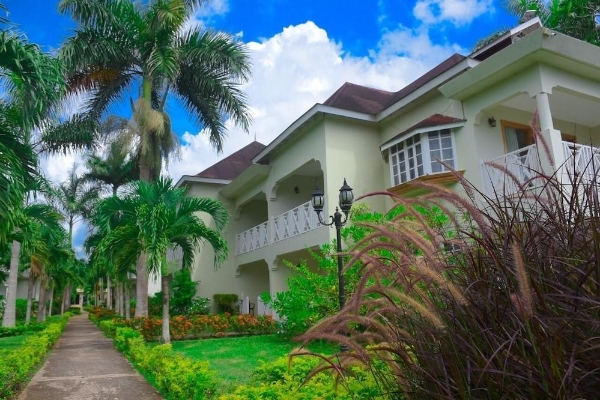 Hotel Coral Seas Beach Resort (Whitehall)